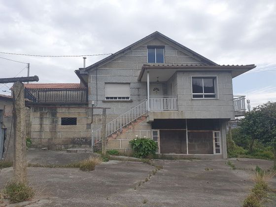 Foto 2 de Casa en venta en calle Lugar Coruxeiro de 4 habitaciones con terraza y garaje