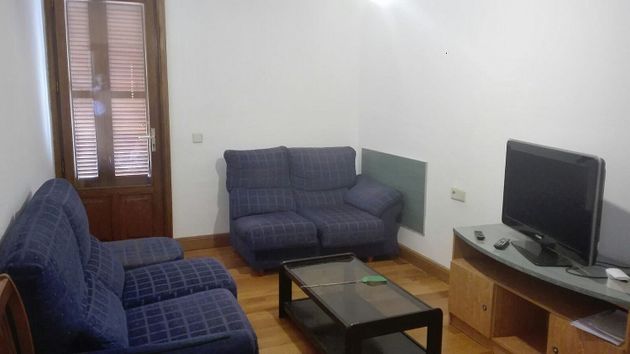 Foto 2 de Pis en lloguer a Juslapeña de 3 habitacions amb terrassa i mobles