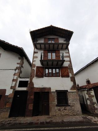 Foto 1 de Xalet en venda a calle Pedro María Hualde de 4 habitacions amb balcó i calefacció