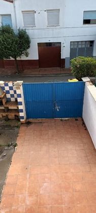 Foto 2 de Venta de chalet en calle Grupo Bretón de Los Herreros de 4 habitaciones con terraza