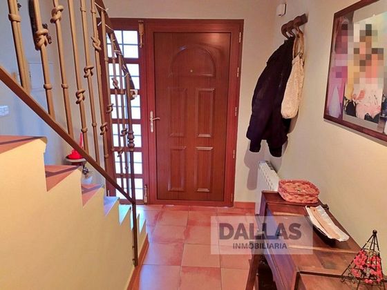Foto 2 de Casa adossada en venda a Cazalegas de 4 habitacions amb terrassa i garatge