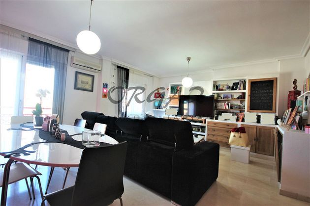 Foto 2 de Dúplex en venda a calle Ramon y Cajal de 3 habitacions amb terrassa i garatge
