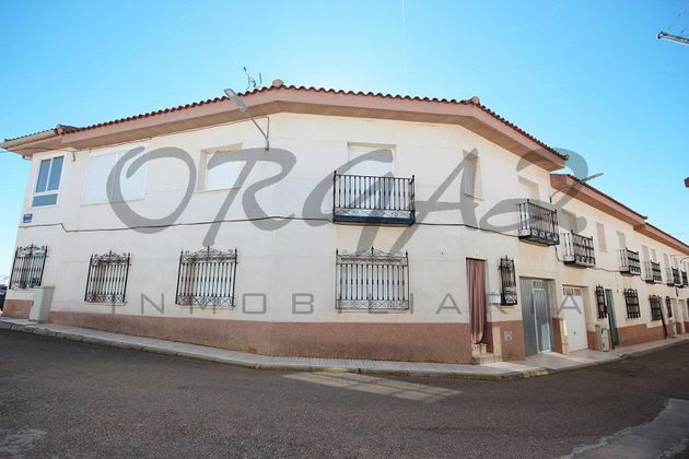 Foto 1 de Venta de casa en calle Don Asurio de 5 habitaciones con terraza y garaje