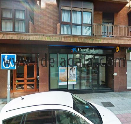 Foto 1 de Alquiler de local en Las Arenas Centro de 245 m²