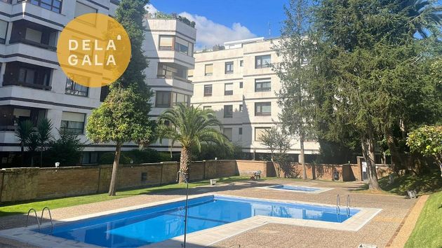 Foto 2 de Pis en venda a Las Arenas Centro de 5 habitacions amb terrassa i piscina
