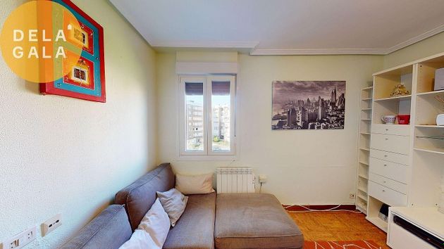 Foto 1 de Pis en venda a Polígono Rojo - Aldapa de 2 habitacions amb calefacció