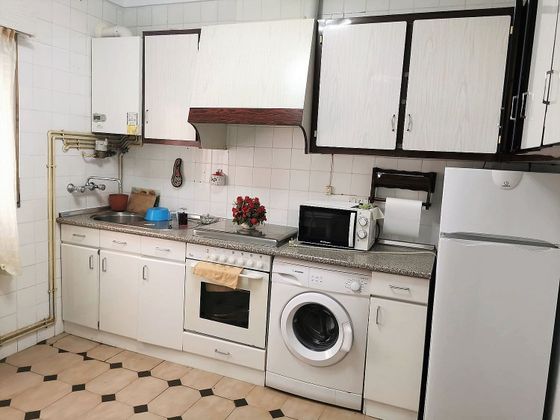 Foto 2 de Piso en venta en Portugalete de 2 habitaciones con calefacción