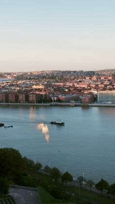 Foto 1 de Pis en venda a Portugalete de 3 habitacions amb calefacció i ascensor