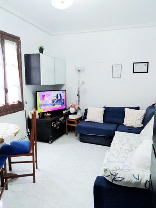 Foto 2 de Casa adossada en venda a Bagatza - San Vicente de 3 habitacions amb balcó i calefacció