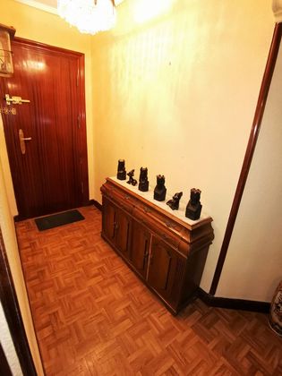 Foto 2 de Piso en venta en Santurtzi de 2 habitaciones con ascensor