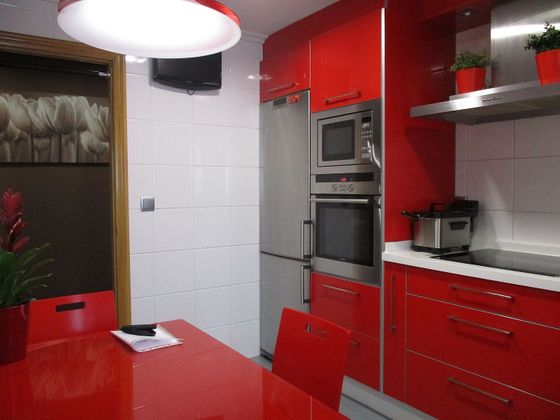 Foto 2 de Dúplex en venda a A Milagrosa de 4 habitacions amb garatge i ascensor
