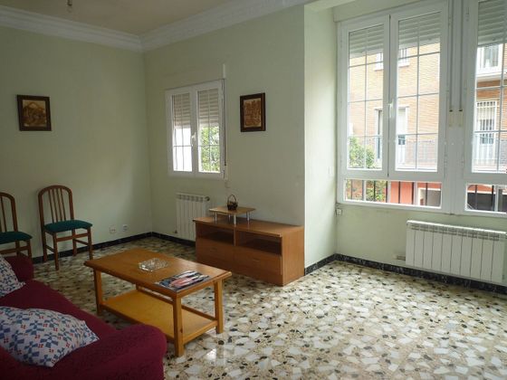 Foto 1 de Piso en alquiler en La Granja de 2 habitaciones con muebles y balcón