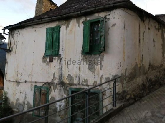 Foto 1 de Chalet en venta en Vielha e Mijaran de 4 habitaciones con jardín