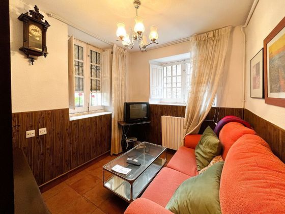 Foto 2 de Casa en venda a calle Vieja de 6 habitacions amb balcó i calefacció
