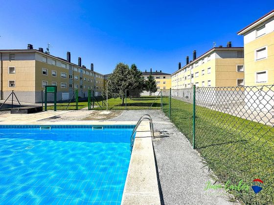 Foto 2 de Venta de piso en calle Brazal de 3 habitaciones con terraza y piscina