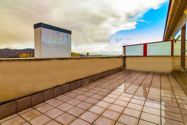 Foto 1 de Venta de ático en La Pola Siero de 2 habitaciones con terraza y garaje
