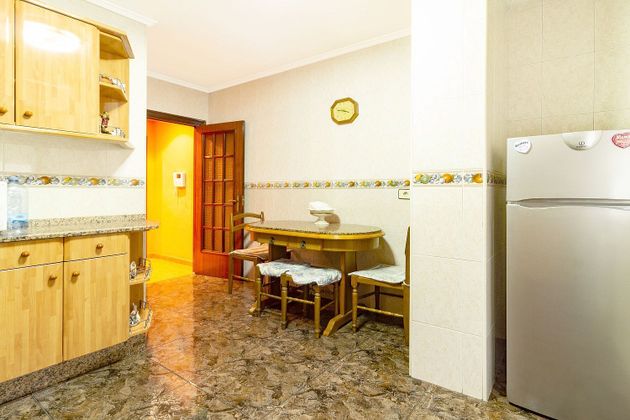 Foto 2 de Pis en venda a San Martín del Rey Aurelio de 3 habitacions amb calefacció i ascensor