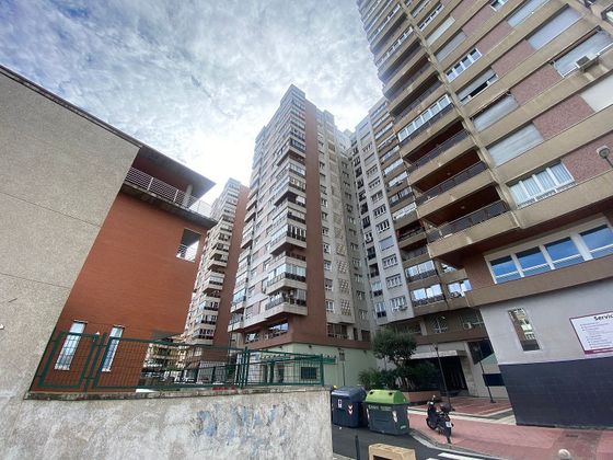 Foto 2 de Venta de piso en calle De la Marina Española de 4 habitaciones con terraza y balcón