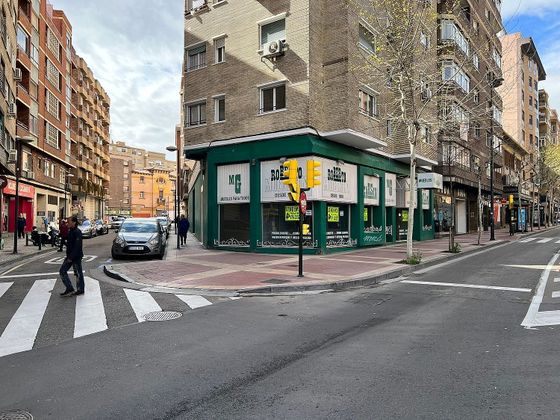 Foto 2 de Local en venda a avenida De Madrid de 400 m²