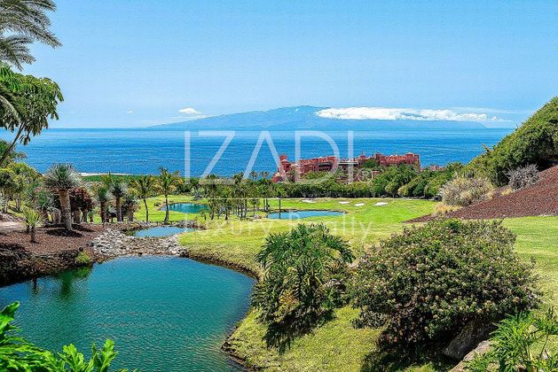 Foto 1 de Àtic en venda a Playa de San Juan de 2 habitacions amb terrassa i piscina