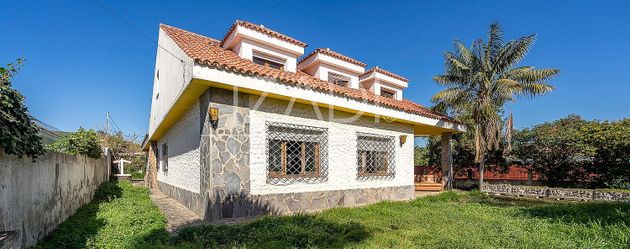 Foto 2 de Chalet en venta en San Cristóbal de La Laguna - La Vega - San Lázaro de 8 habitaciones con terraza y piscina