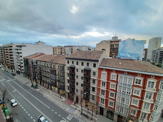 Foto 2 de Pis en venda a Centro - Logroño de 5 habitacions amb terrassa i garatge