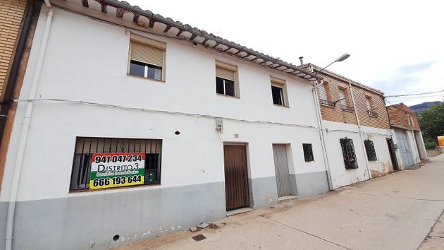 Foto 1 de Casa adossada en venda a Ribafrecha de 5 habitacions amb terrassa