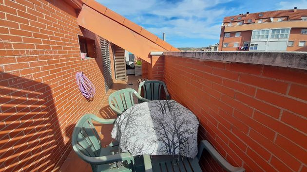Foto 2 de Àtic en venda a Villamediana de Iregua de 4 habitacions amb terrassa i piscina