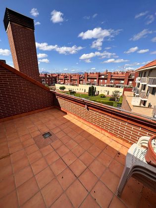 Foto 1 de Àtic en venda a Villamediana de Iregua de 3 habitacions amb terrassa i piscina