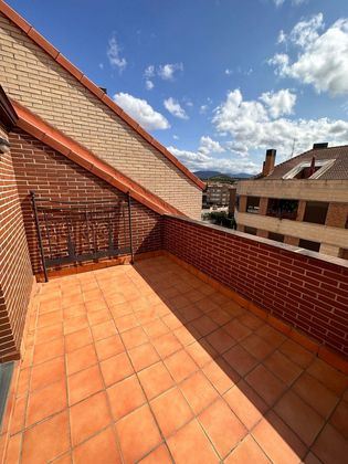 Foto 2 de Venta de ático en Villamediana de Iregua de 3 habitaciones con terraza y piscina