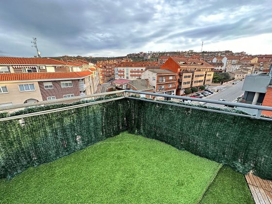 Foto 2 de Àtic en venda a Villamediana de Iregua de 3 habitacions amb terrassa i garatge