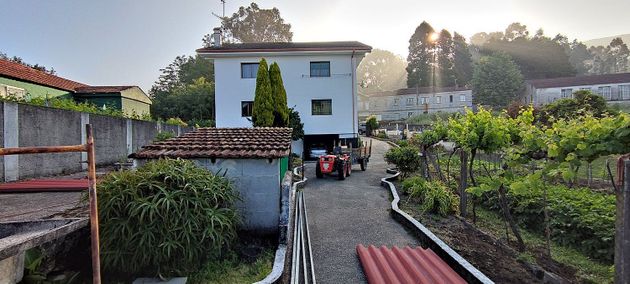 Foto 2 de Chalet en venta en Neves (As) de 4 habitaciones con terraza y garaje