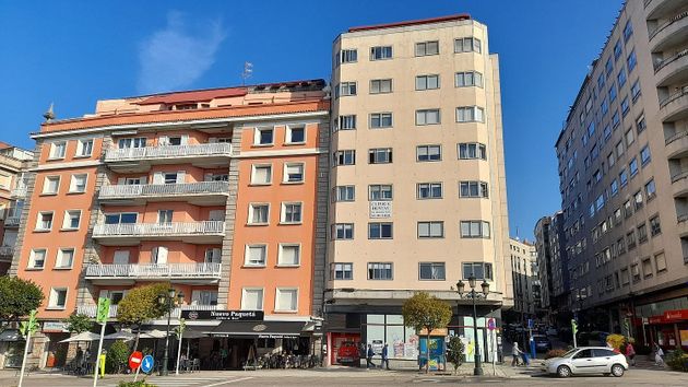 Foto 2 de Pis en venda a Praza Independencia de 5 habitacions amb garatge i balcó