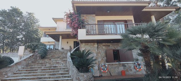 Foto 1 de Venta de chalet en Gondomar de 5 habitaciones con terraza y piscina