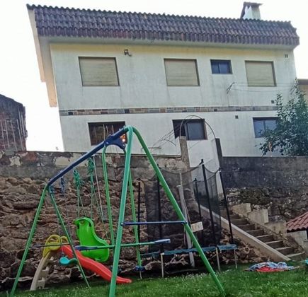 Foto 2 de Casa en venda a Cañiza (A) de 6 habitacions amb terrassa i garatge