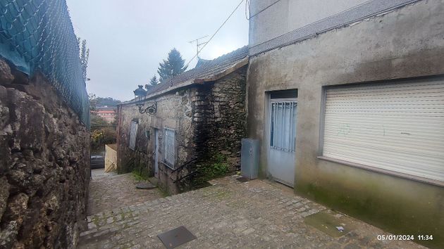 Foto 2 de Casa en venda a calle Das Maceiras de 3 habitacions amb jardí