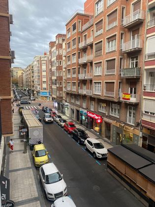 Foto 1 de Pis en venda a calle De José María Lacarra de Miguel de 4 habitacions amb balcó i calefacció