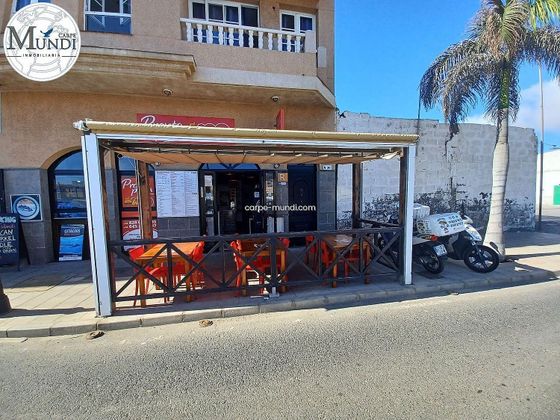 Foto 2 de Alquiler de local en Corralejo con terraza