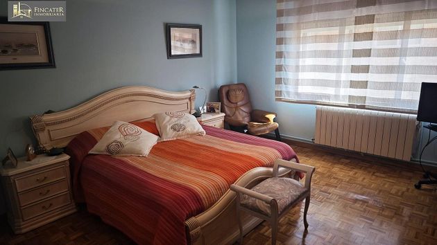 Foto 2 de Pis en venda a Centro - Teruel de 4 habitacions amb terrassa i calefacció