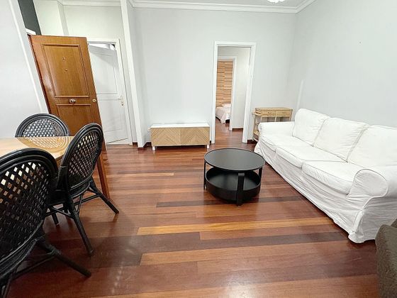 Foto 1 de Alquiler de piso en Triana de 2 habitaciones con garaje y muebles