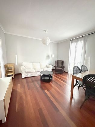 Foto 2 de Alquiler de piso en Triana de 2 habitaciones con garaje y muebles