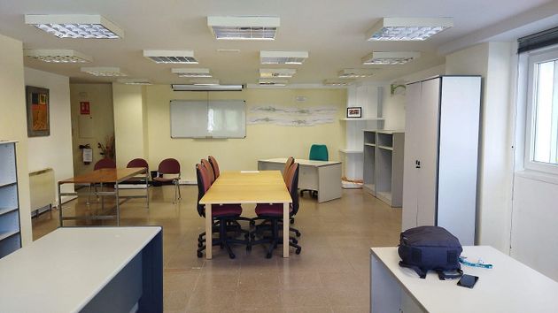 Foto 2 de Oficina en lloguer a Plaza España - Villa Pilar - Reyes Católicos - Vadillos de 90 m²