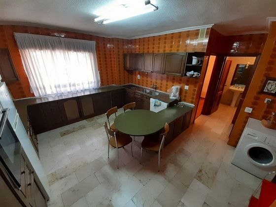 Foto 1 de Pis en venda a Centro - Casco Antiguo de 5 habitacions amb garatge i calefacció