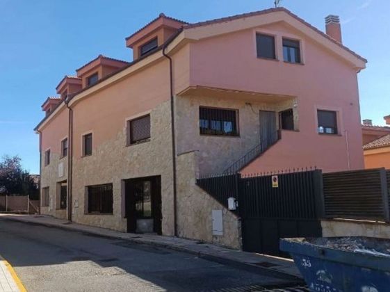 Foto 1 de Casa en venta en San Cristóbal de Segovia de 4 habitaciones con garaje y balcón