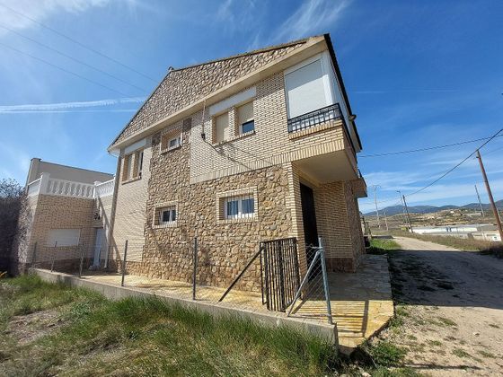 Foto 2 de Xalet en venda a Aniñón de 4 habitacions amb terrassa i garatge