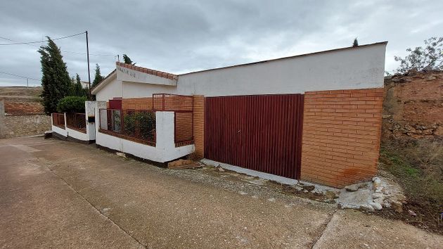 Foto 2 de Xalet en venda a calle San Martín de 3 habitacions amb garatge i jardí