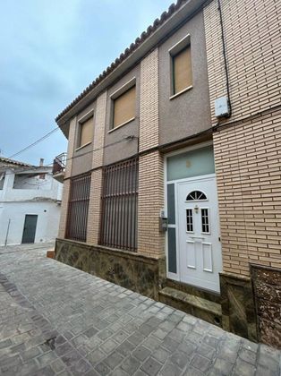 Foto 2 de Casa rural en venta en calle El Pilar de 4 habitaciones con terraza y garaje