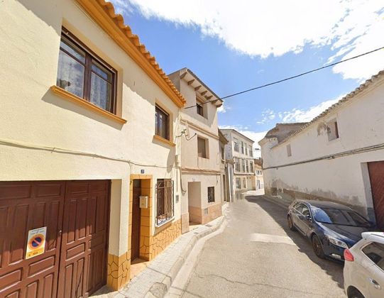 Foto 2 de Casa en venda a calle María del Ruste de 4 habitacions amb jardí i aire acondicionat