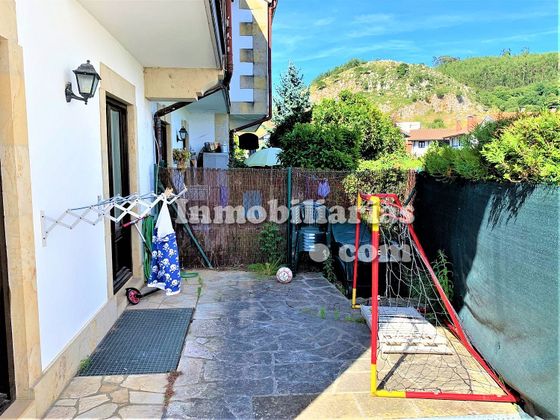 Foto 2 de Casa en venta en calle Samano El Moral de 4 habitaciones con terraza y piscina