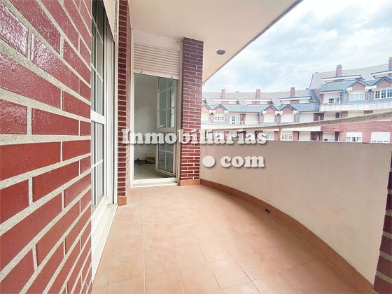 Foto 2 de Venta de piso en calle Teresa de Calcuta de 2 habitaciones con terraza y piscina
